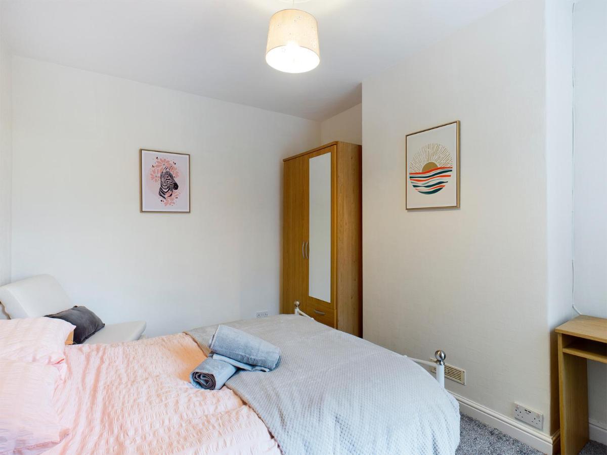 Cheerful 3 Bedroom Home With Free Parking And Wifi Chester Esterno foto