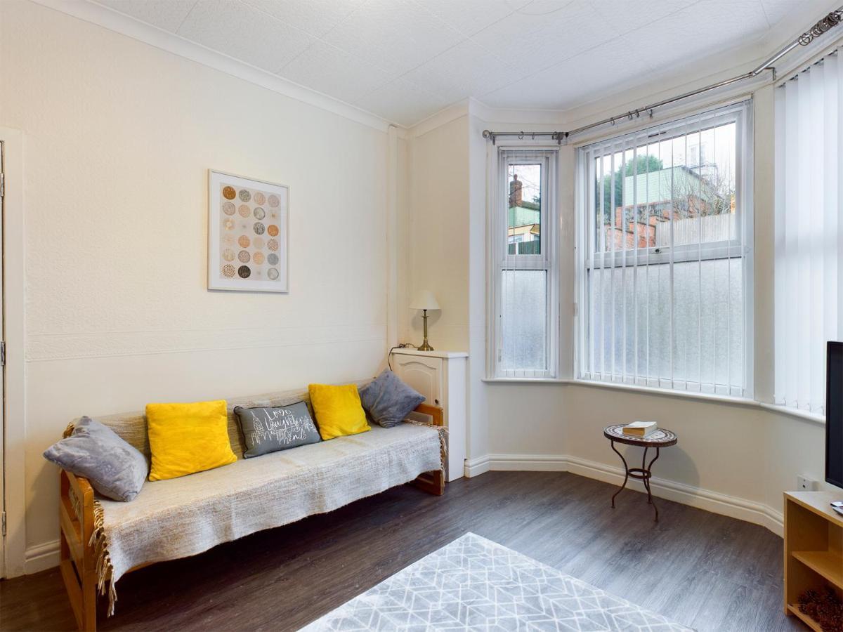 Cheerful 3 Bedroom Home With Free Parking And Wifi Chester Esterno foto