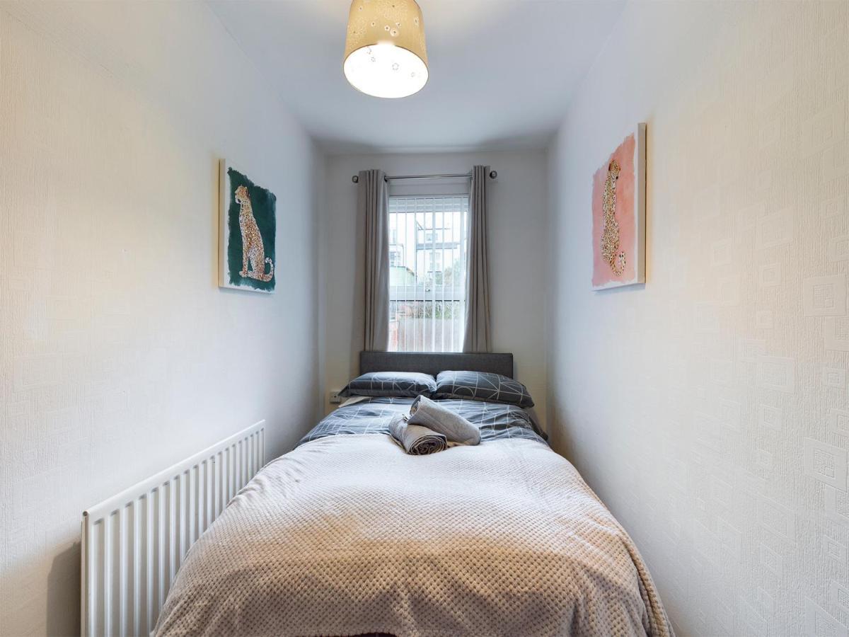 Cheerful 3 Bedroom Home With Free Parking And Wifi Chester Esterno foto