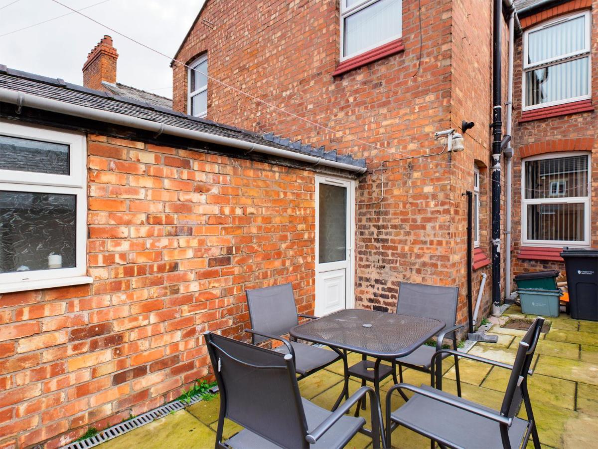 Cheerful 3 Bedroom Home With Free Parking And Wifi Chester Esterno foto